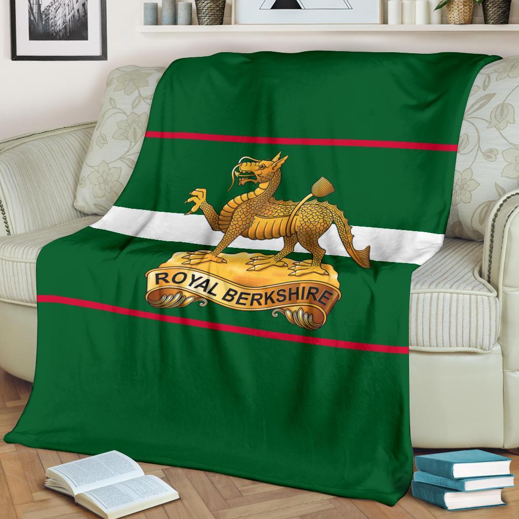 fleece blanket Large (70 x 54 inches / 180 x 140 cm) Royal Berkshire Regiment Fleece Blanket