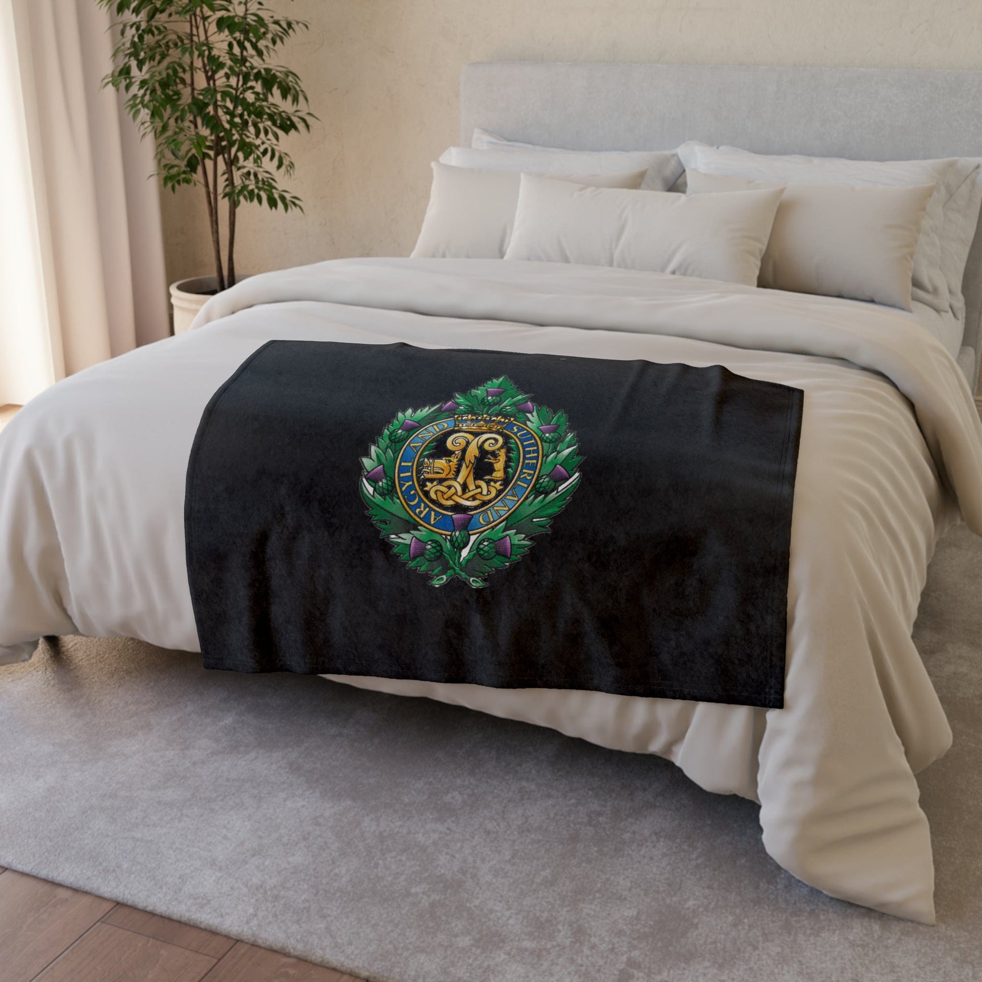 Fleece Blanket 30'' × 40'' Argyll and Sutherland Highlanders Fleece Blanket (Black Background)