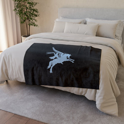 Fleece Blanket 30'' × 40'' Pegasus Fleece Blanket (Black Background)