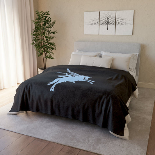 Fleece Blanket 60" × 80" Pegasus Fleece Blanket (Black Background)