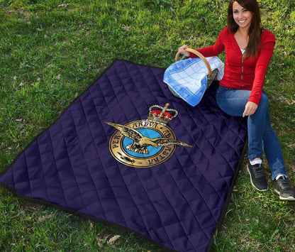 quilt Throw Blanket (55 x 60 inches / 140 x 152 cm) Royal Air Force Quilted Blanket