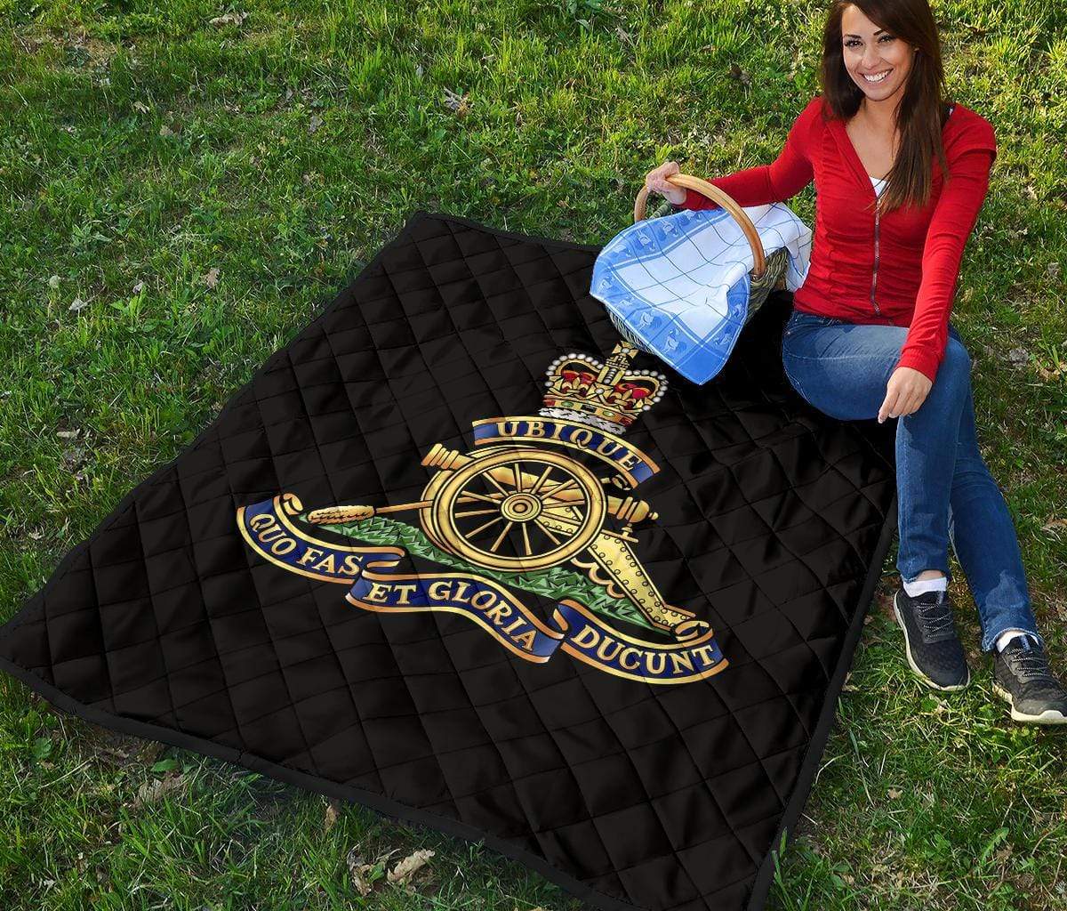 quilt Throw Blanket (55 x 60 inches / 140 x 152 cm) Royal Artillery Quilted Blanket
