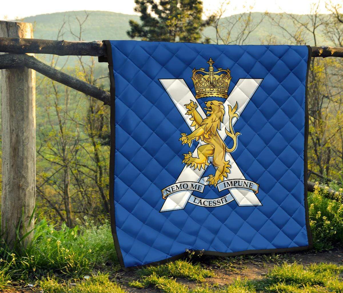 quilt Lap Blanket (45 x 50 inches / 114 x 127 cm) Royal Regiment of Scotland Quilted Blanket