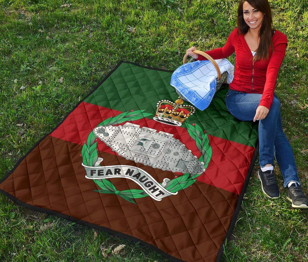 quilt Throw Blanket (55 x 60 inches / 140 x 152 cm) Royal Tank Regiment Quilted Blanket