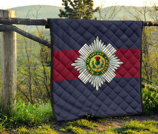 quilt Lap Blanket (45 x 50 inches / 114 x 127 cm) Scots Guards Quilted Blanket